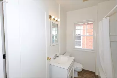 226 SE 76th Ave, Portland, OR 97215 - Photo 16