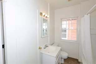 226 SE 76th Ave, Portland, OR 97215 - Photo 16