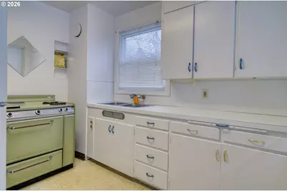 5730 SW Shattuck Rd, Portland, OR 97221 - Photo 26