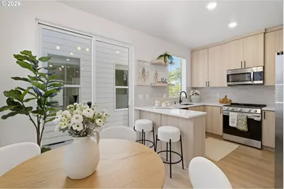 7043 SE 60th Ave, Portland, OR 97206 - Photo 4