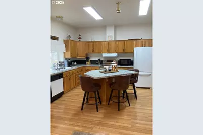 2978 NE Privado Ct, Roseburg, OR 97470 - Photo 14