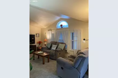 2978 NE Privado Ct, Roseburg, OR 97470 - Photo 10