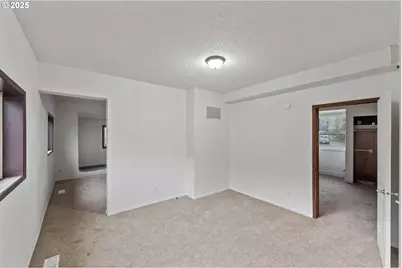 1392 N 8th St, Coos Bay, OR 97420 - Photo 12