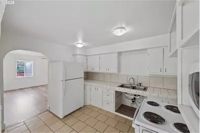 1326 Lakeshore Dr, Coos Bay, OR 97420 - Photo 16