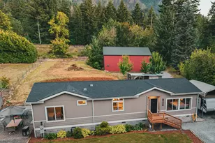 840 SE Mountain View Dr, Cascade Locks, OR 97014 - Photo 2