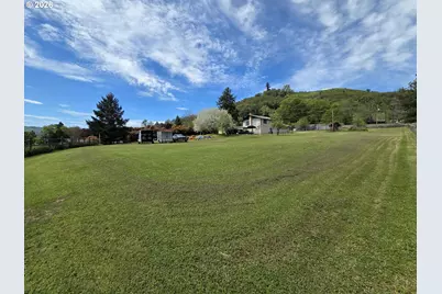 176 Homestead Dr, Myrtle Creek, OR 97457 - Photo 8