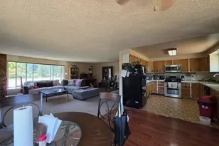176 Homestead Dr, Myrtle Creek, OR 97457 - Photo 32