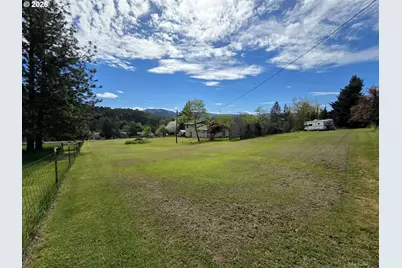 176 Homestead Dr, Myrtle Creek, OR 97457 - Photo 6