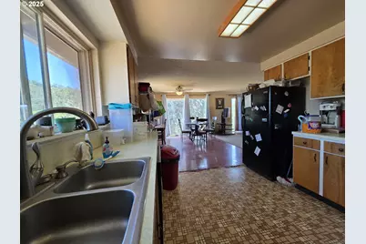 176 Homestead Dr, Myrtle Creek, OR 97457 - Photo 34