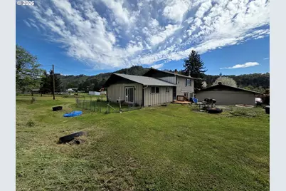 176 Homestead Dr, Myrtle Creek, OR 97457 - Photo 4