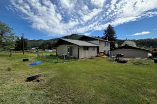 176 Homestead Dr, Myrtle Creek, OR 97457 - Photo 4