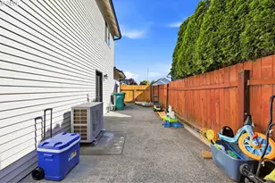 2016 SW Cerise Way, Troutdale, OR 97060 - Photo 38