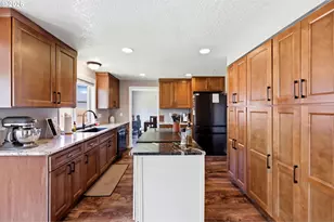 2016 SW Cerise Way, Troutdale, OR 97060 - Photo 4