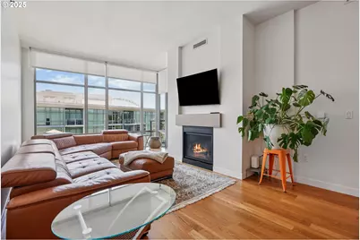 1260 NW Naito Pkwy #1003, Portland, OR 97209 - Photo 8