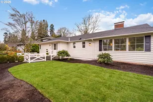 4275 SW Crestwood Dr, Portland, OR 97225 - Photo 2
