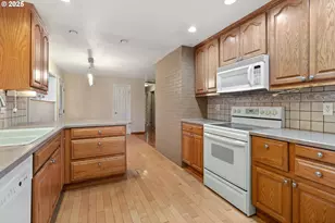 1920 NE 127th Ave, Portland, OR 97230 - Photo 16