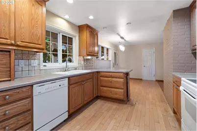 1920 NE 127th Ave, Portland, OR 97230 - Photo 14