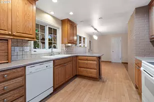 1920 NE 127th Ave, Portland, OR 97230 - Photo 14