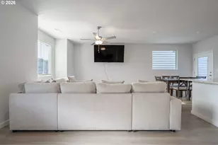 1343 Parkside Ave, Woodburn, OR 97071 - Photo 6