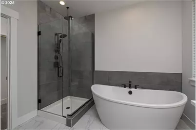 15225 SE Towers Ter, Milwaukie, OR 97267 - Photo 16