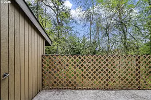 312 Hunington Ave, Eugene, OR 97405 - Photo 16