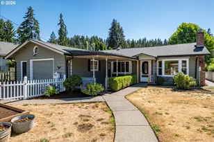 1012 S Water St, Silverton, OR 97381 - Photo 2