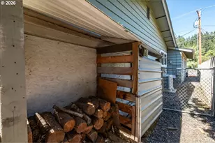 1012 S Water St, Silverton, OR 97381 - Photo 44