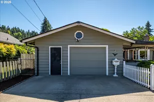 1012 S Water St, Silverton, OR 97381 - Photo 4