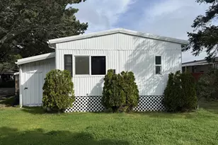 955 NE Mill St, Waldport, OR 97394 - Photo 6