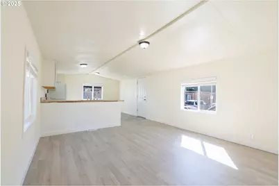 2031 NE Kennedy Cir #29, Keizer, OR 97303 - Photo 4