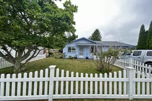 713 Pioneer Rd, Brookings, OR 97415 - Photo 2