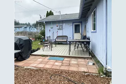 713 Pioneer Rd, Brookings, OR 97415 - Photo 14