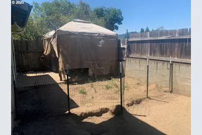 424/ 426 NE Miguel St, Roseburg, OR 97470 - Photo 8