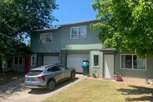 424/ 426 NE Miguel St, Roseburg, OR 97470 - Photo 1