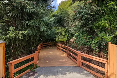 581 NW Cambray Pl, Beaverton, OR 97006 - Photo 48