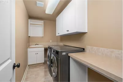 581 NW Cambray Pl, Beaverton, OR 97006 - Photo 42
