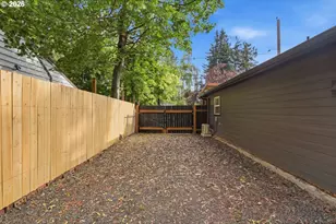 21637 SE Ash St, Gresham, OR 97030 - Photo 16