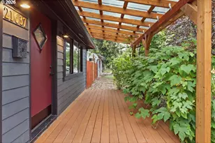 21637 SE Ash St, Gresham, OR 97030 - Photo 2