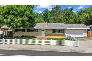 4349 SW Quinney Ave, Pendleton, OR 97801 - Photo 2