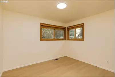 1117 SE 135th Ave, Portland, OR 97233 - Photo 10