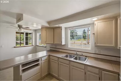 1290 Riggs Hill Rd, Sweet Home, OR 97386 - Photo 16