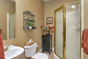 210 NE 5th St, Gresham, OR 97030 - Photo 18