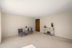 10820 SW Meadowbrook Dr, Portland, OR 97224 - Photo 14