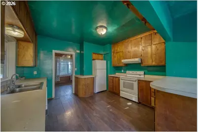 1090 Fir Ave, Reedsport, OR 97467 - Photo 10