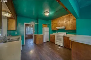 1090 Fir Ave, Reedsport, OR 97467 - Photo 10