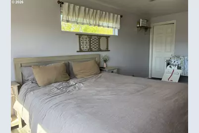 6074 Pebble Ct, Springfield, OR 97478 - Photo 26