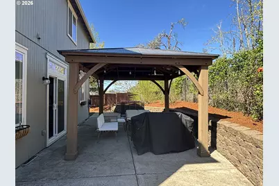 6074 Pebble Ct, Springfield, OR 97478 - Photo 32