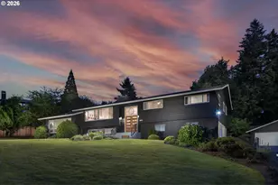 860 Skyland Dr, Lake Oswego, OR 97034 - Photo 1