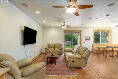 170 SW Eckman St, McMinnville, OR 97128 - Photo 8