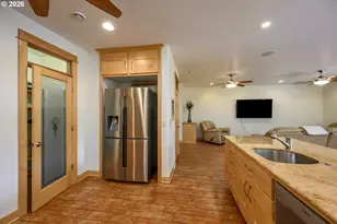 170 SW Eckman St, McMinnville, OR 97128 - Photo 14